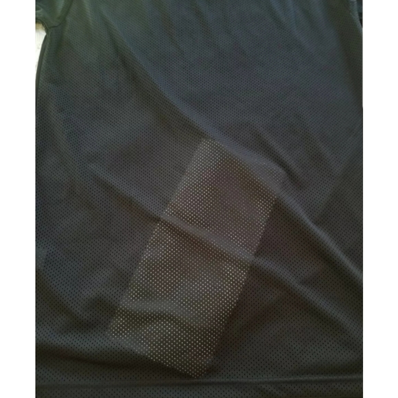 Basic elongated tee mesh sleeves and back tee Med - Picture 7 of 8